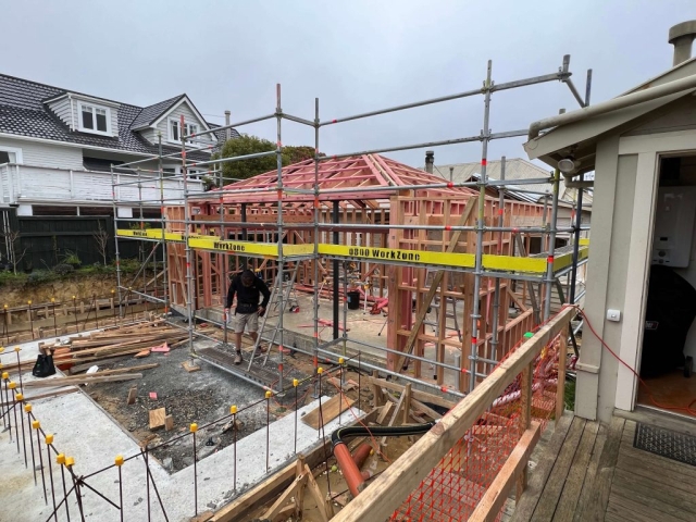 7 Lochiel Rd 1